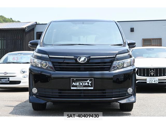 Toyota VOXY 2015-07 8435147-1