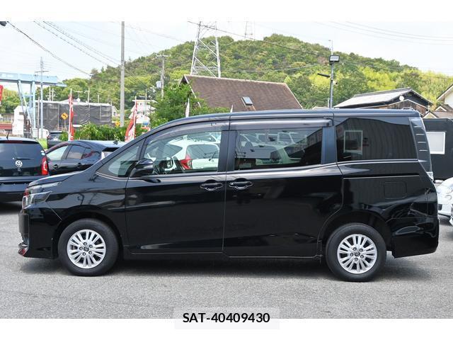 Toyota VOXY 2015-07 8435147-3