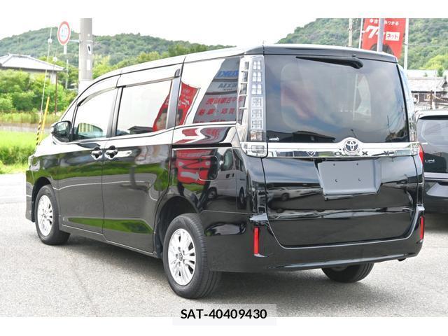 Toyota VOXY 2015-07 8435147-4