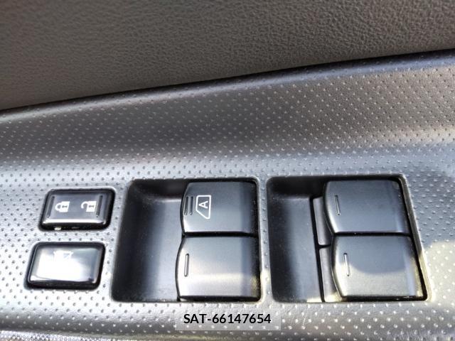 Nissan Wingroad 2017-03 8433926-13