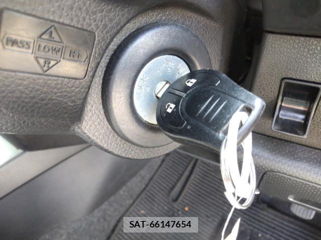 Nissan Wingroad 2017-03 8433926-14