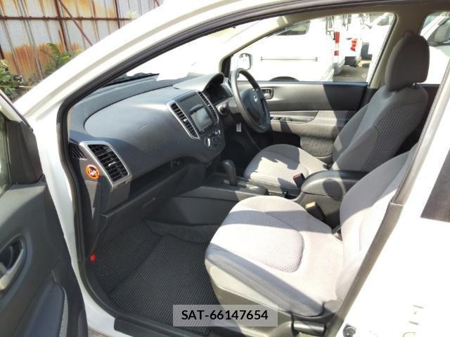 Nissan Wingroad 2017-03 8433926-15