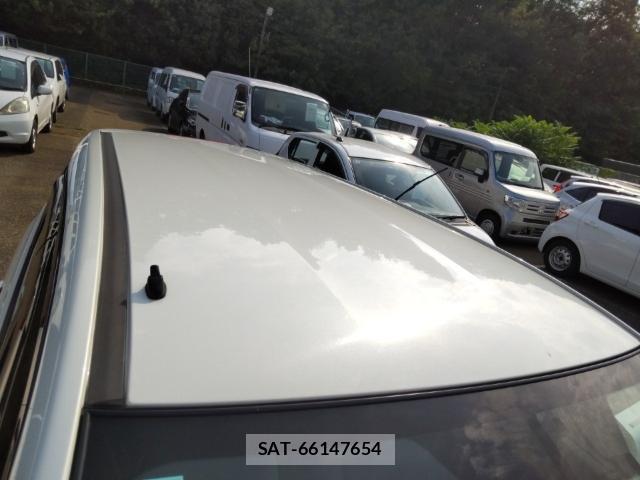 Nissan Wingroad 2017-03 8433926-6