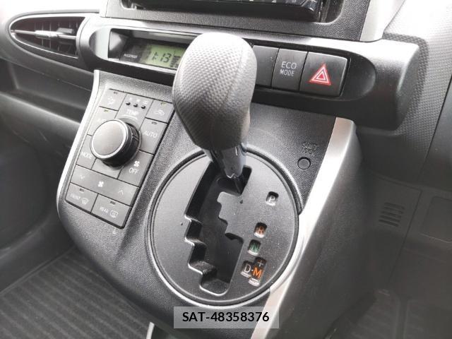 Toyota WISH 2017-08 8435269-11