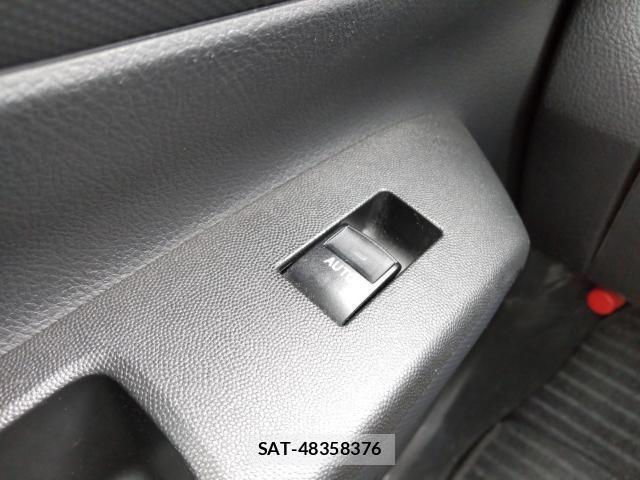 Toyota WISH 2017-08 8435269-12
