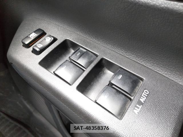 Toyota WISH 2017-08 8435269-13