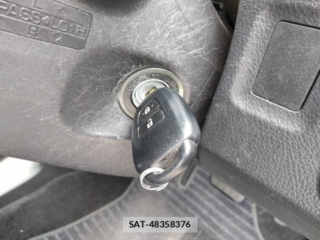Toyota WISH 2017-08 8435269-14
