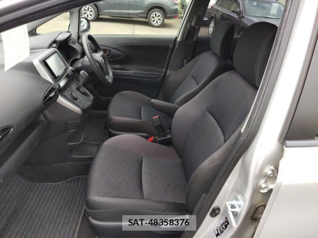 Toyota WISH 2017-08 8435269-15