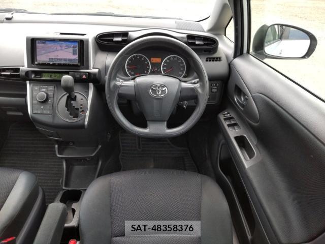 Toyota WISH 2017-08 8435269-2