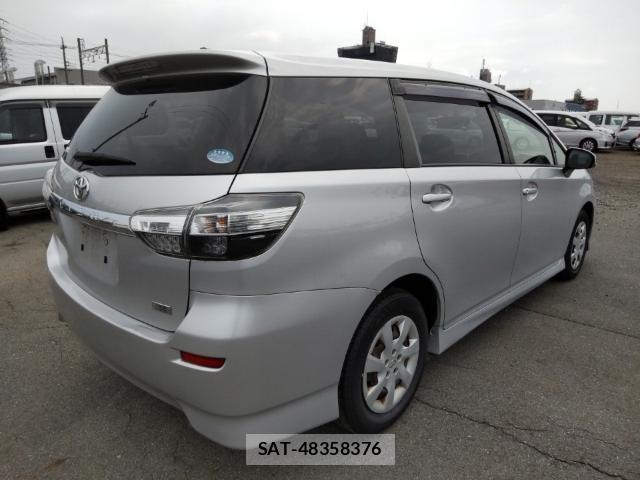 Toyota WISH 2017-08 8435269-4