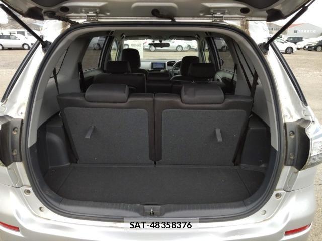 Toyota WISH 2017-08 8435269-7