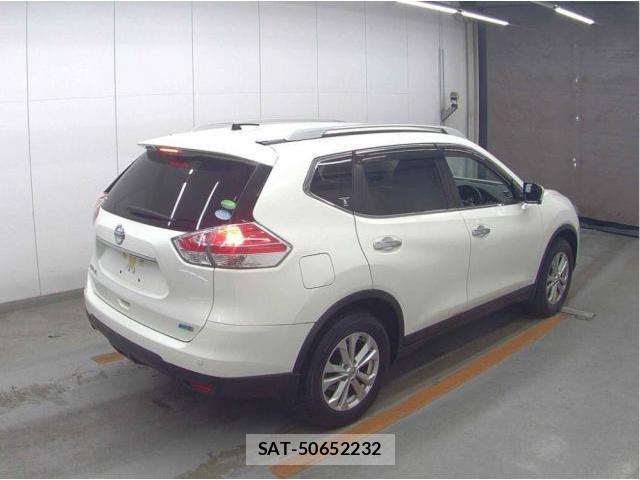 Nissan X-TRAIL 2015-12 8435079-4