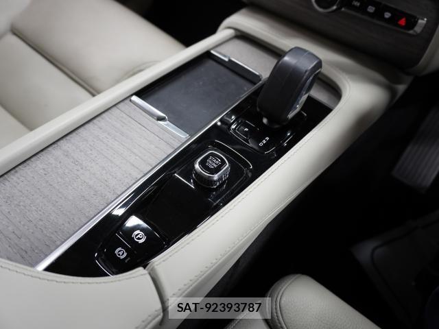Volvo XC90 2023-07 8434210-10