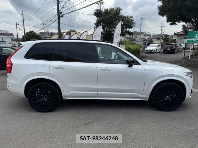 Volvo XC90 2023-04 8434257-3