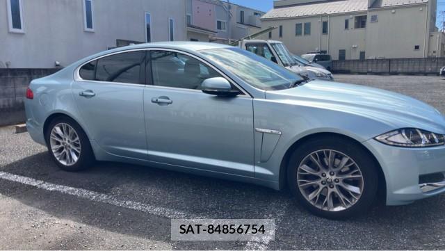 Jaguar XF 2013-09 8434656-10
