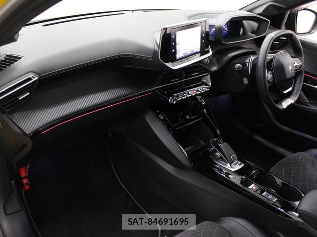 Peugeot 208 2021-12 8550093-12