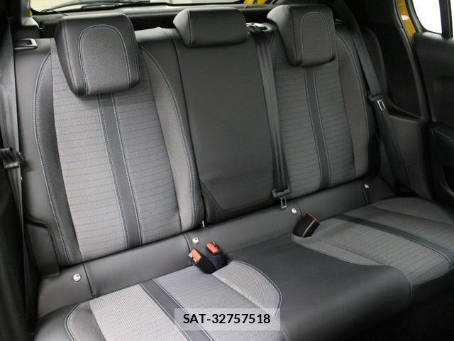 Peugeot 208 2021-06 8550094-13