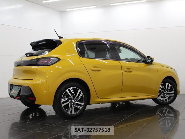 Peugeot 208 2021-06 8550094-17