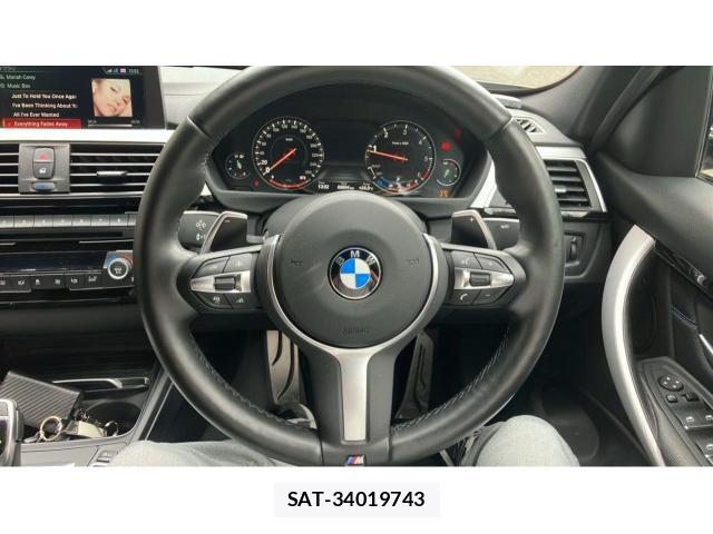 Bmw 3 SERIES 2018-03 8547932-16