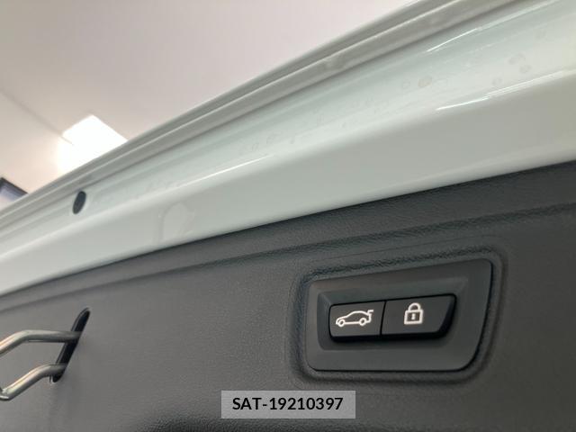 Bmw 3 SERIES 2022-10 8548642-16