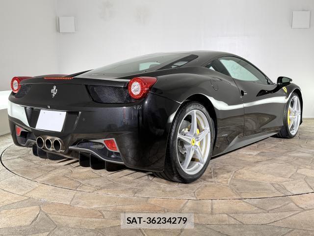 Ferrari 458 Italia 2011-08 8548712-2