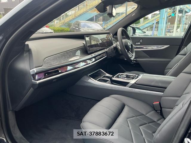 Bmw 7 SERIES 2026-03 8549455-9