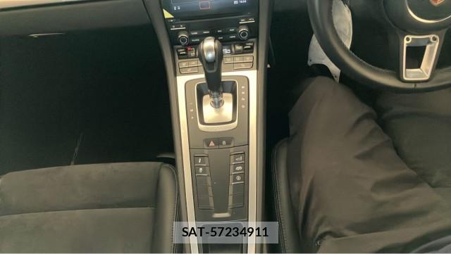 Porsche 718 Cayman 2021-02 8550393-14