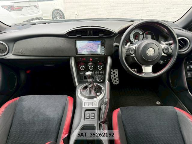 Toyota 86 2017-06 8545822-1