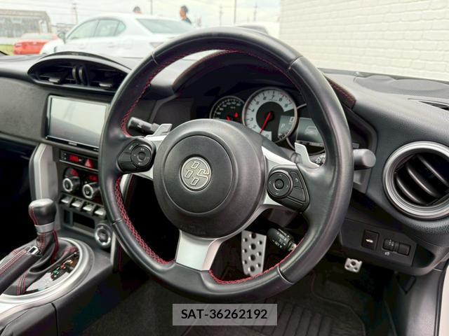Toyota 86 2017-06 8545822-5