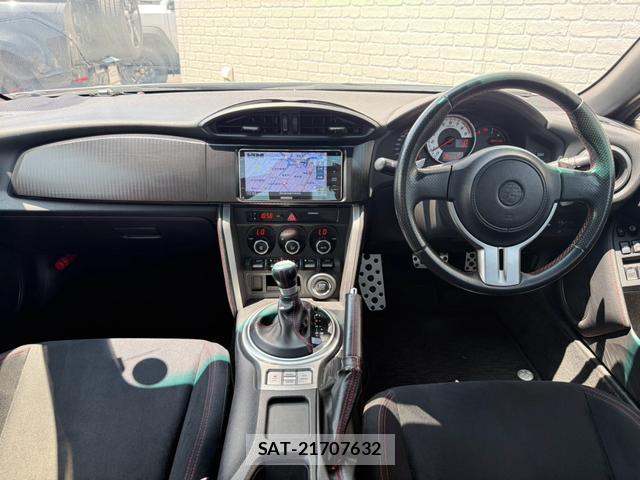 Toyota 86 2012-10 8545829-1