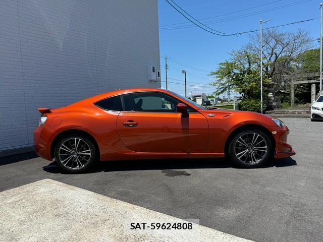 Toyota 86 2013-02 8545832-19