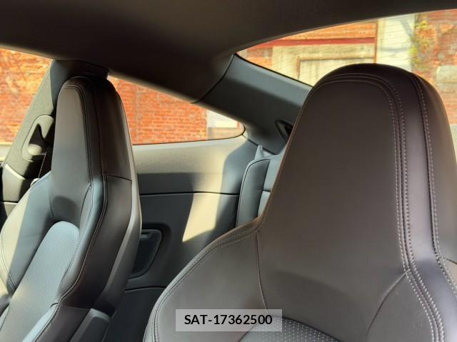 Porsche 911 2021-08 8546067-11