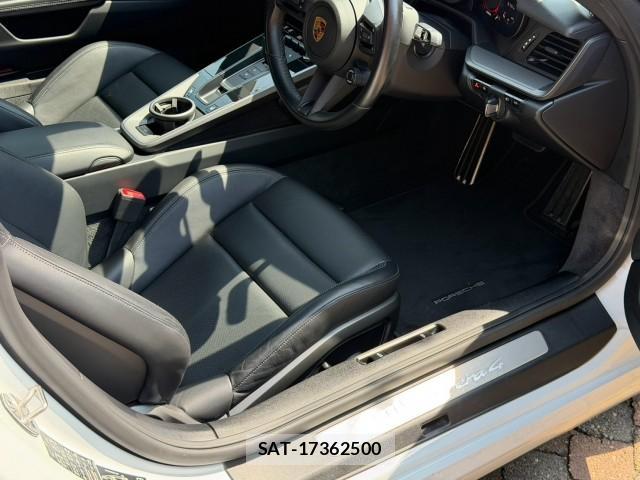 Porsche 911 2021-08 8546067-2