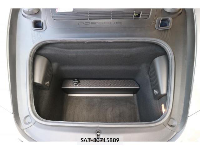 Porsche 911 2019-01 8548716-17