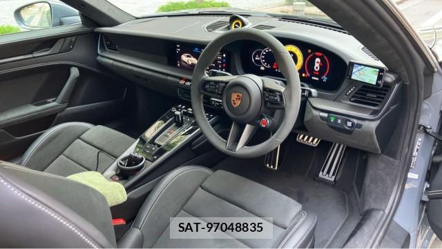 Porsche 911 2025-06 8550426-2