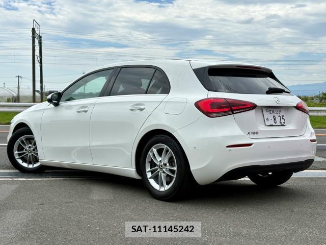Mercedes Benz A-CLASS 2018-12 8546037-3