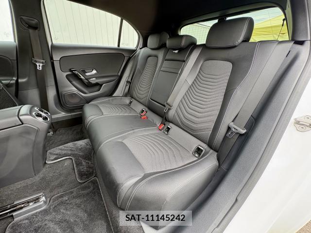 Mercedes Benz A-CLASS 2018-12 8546037-7