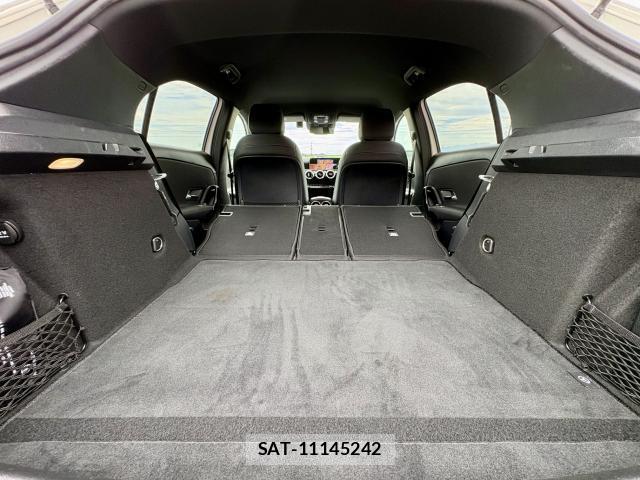 Mercedes Benz A-CLASS 2018-12 8546037-8