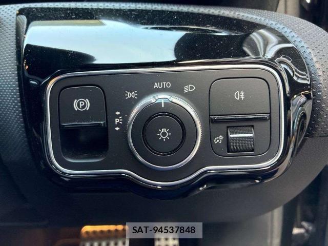 Mercedes Benz A-CLASS 2021-07 8547911-10