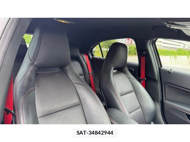 Mercedes Benz A-CLASS 2015-11 8548939-5
