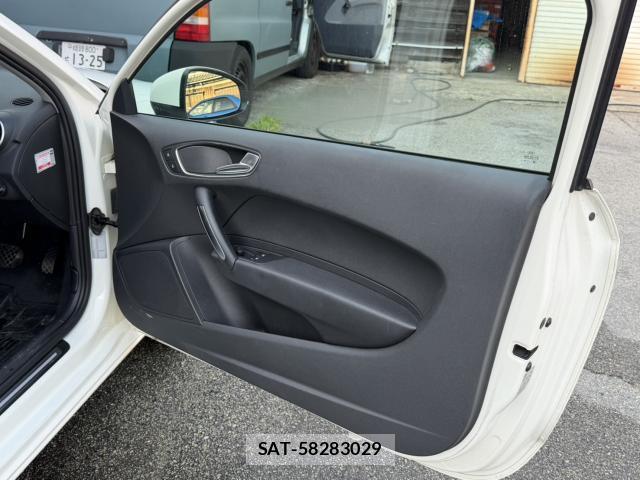 Audi A1 2014-02 8547960-16
