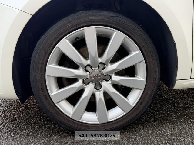 Audi A1 2014-02 8547960-9
