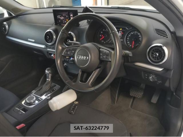 Audi A3 2018-09 8551574-2