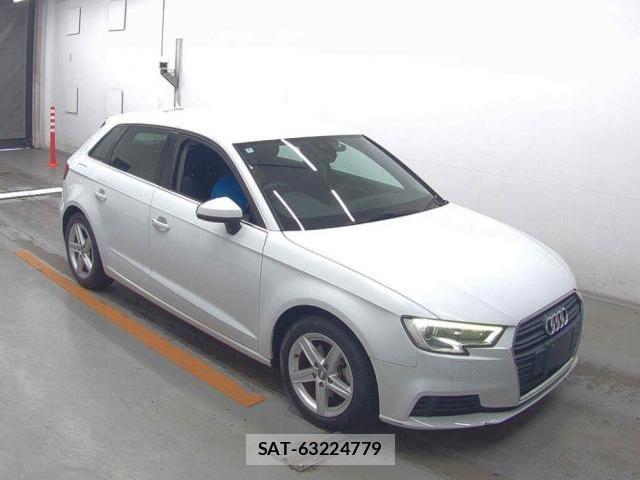 Audi A3 2018-09 8551574-3