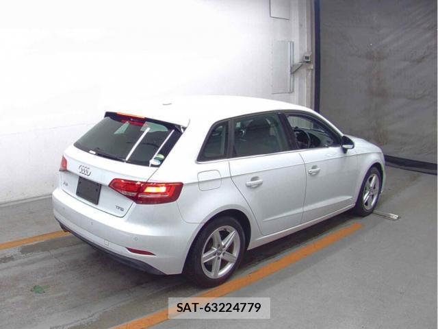 Audi A3 2018-09 8551574-4