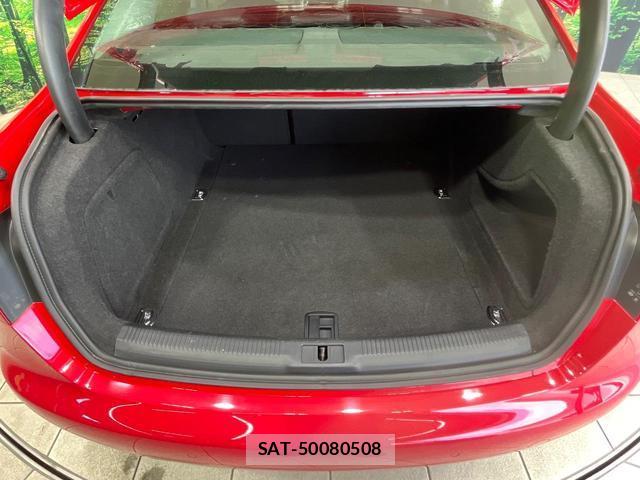 Audi A4 2012-05 8549956-9