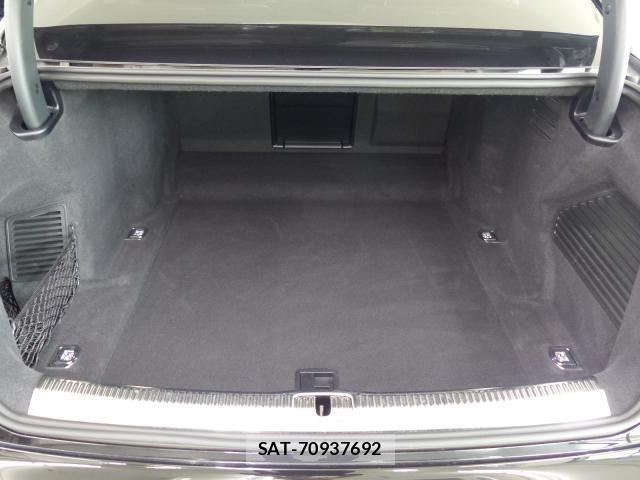 Audi A8 2022-11 8549767-18