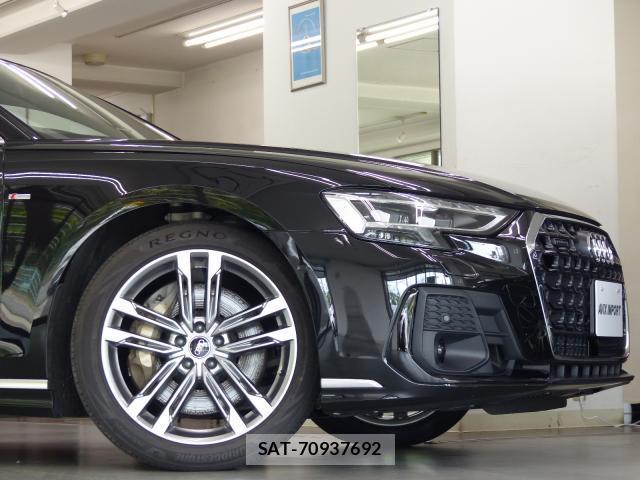 Audi A8 2022-11 8549767-4