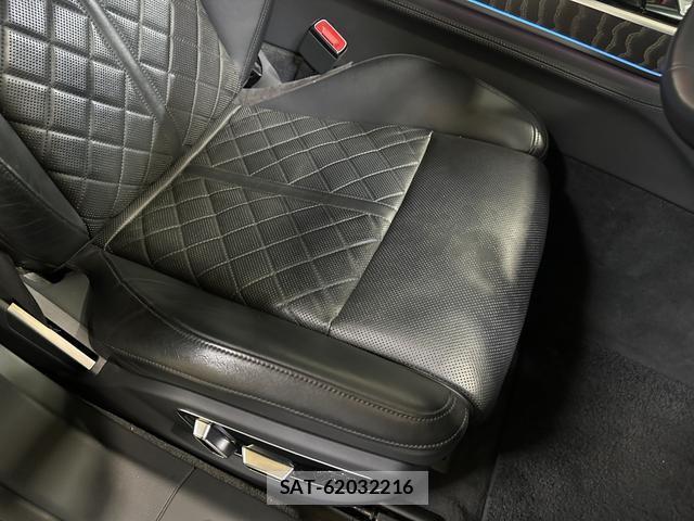 Audi A8 2019-05 8551369-18