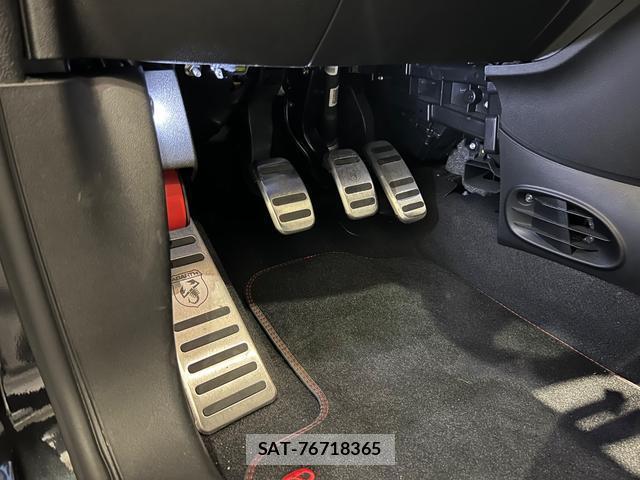 Abarth 695 2022-10 8545712-14